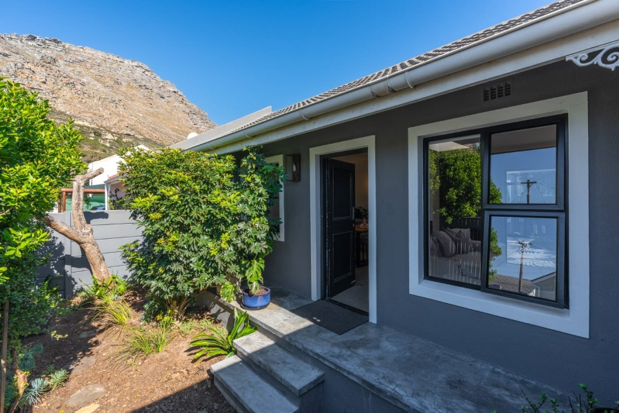 2 Bedroom Property for Sale in Lakeside Western Cape